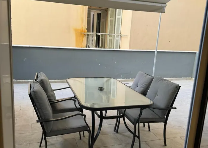 Appartement Ag.sofias Pedestrian Area Luxury Ap. & Big Balcony